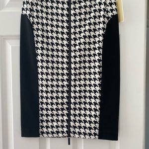 Michael Kors Houndstooth Print Zipper Accent Skirt